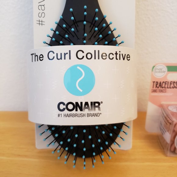 Conair Detangling Hair Brush + invisibobble Original Traceless Hair Ring - Picture 3 of 8